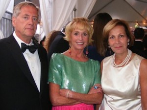 Dr. Hidde Ronde and his wife Finnish ambassador Ritva Koukku-Ronde flank tennis pro Kathy Kemper  (IFE Guest) . After the gala, guests joined a younger crowd at the Embassy of Italy for the official after party. 
